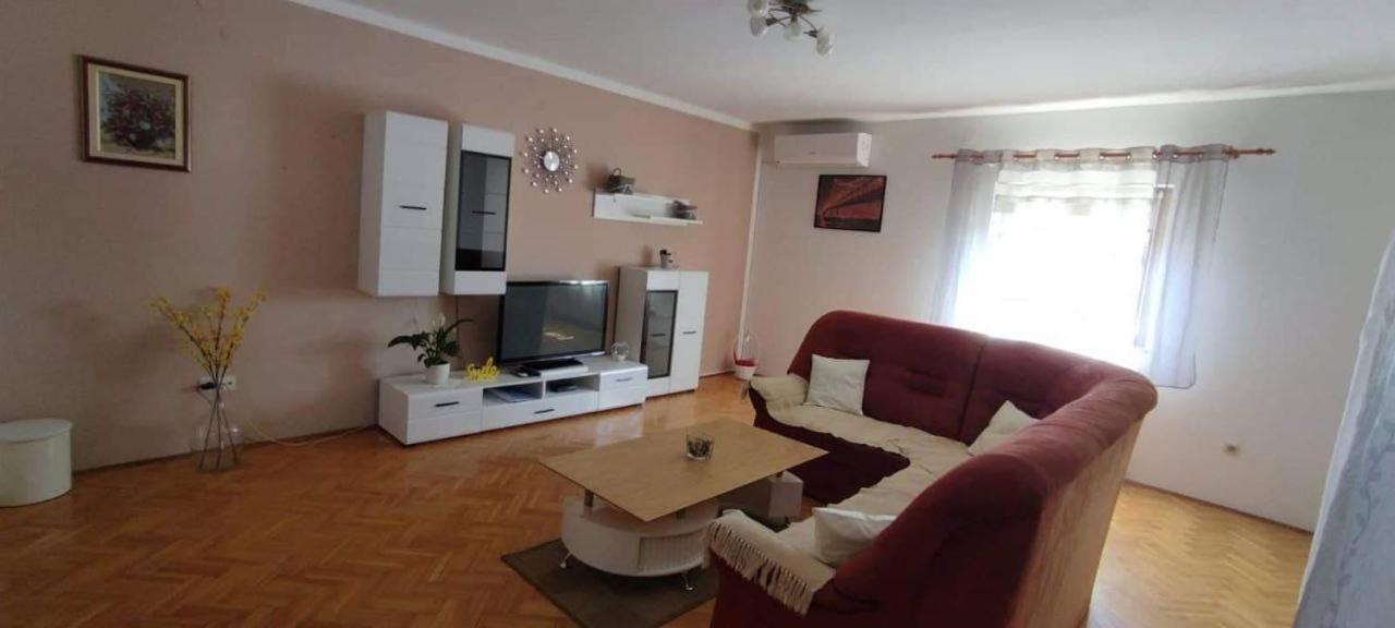 Apartment Eva Ровінсько-Село Екстер'єр фото